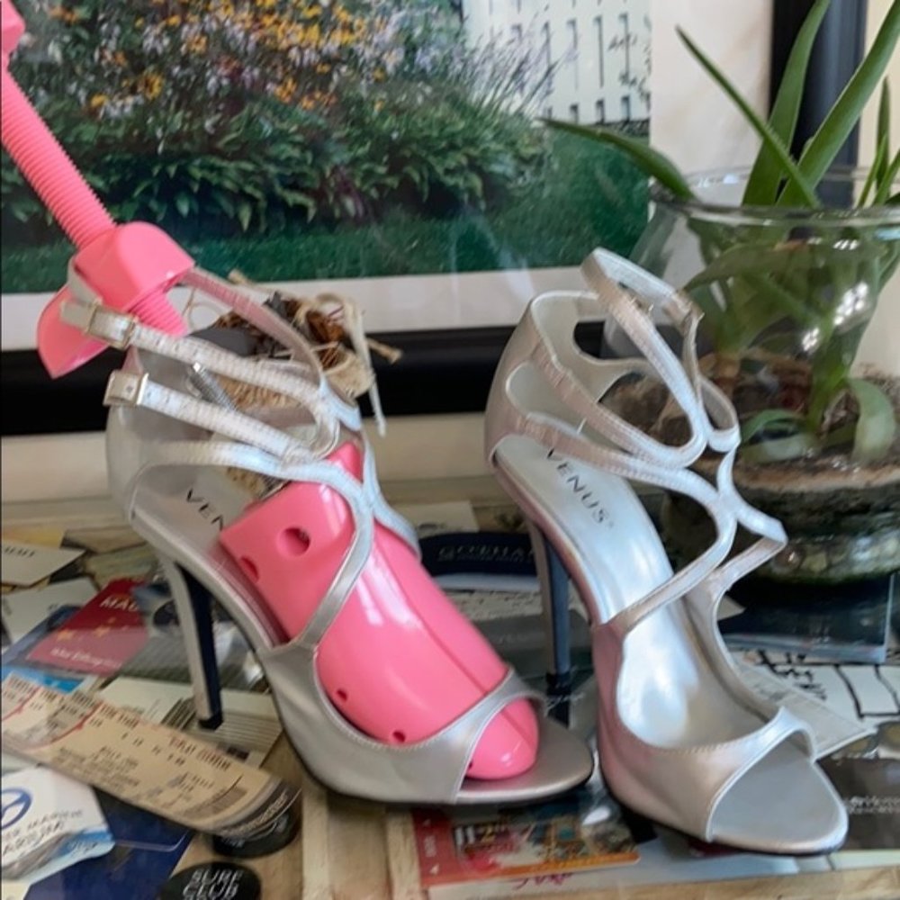 VENUS SILVER HEELS